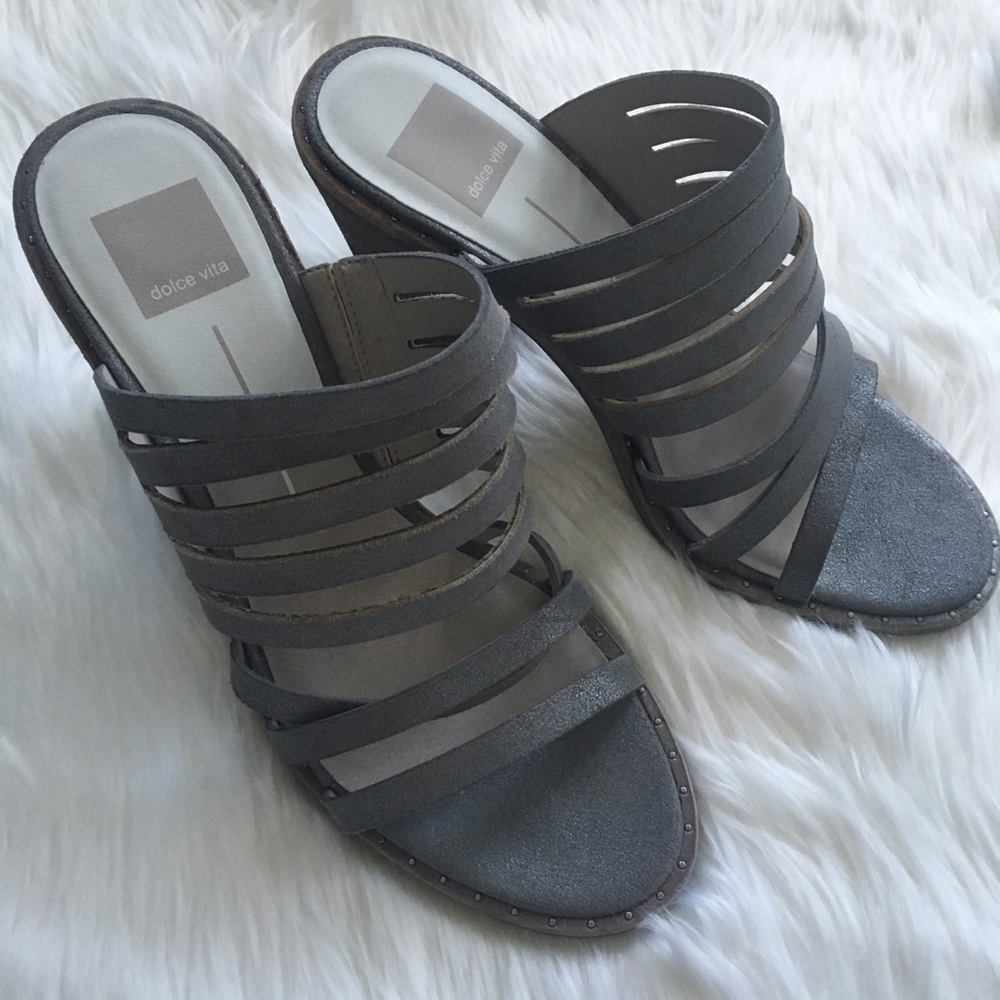 NWT women’s dice vita strapped sandlals